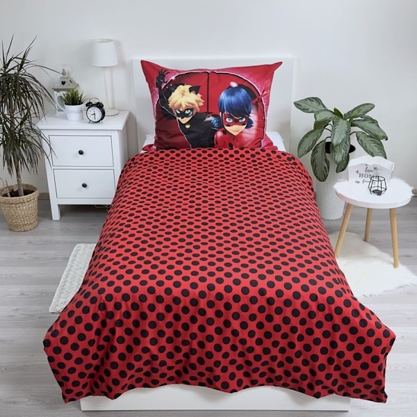 Miraculous Ladybug sängkläder Paris 140×200 cm, 70×90 cm