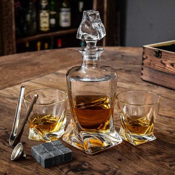 Kierretty karahvisetti - viskilasi ja viskikivet - viski Transparent