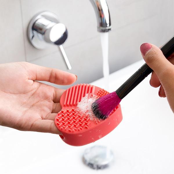 Makeup Brush Cleaner - Clean Brushes / Makeup Brushes - Makeup Red