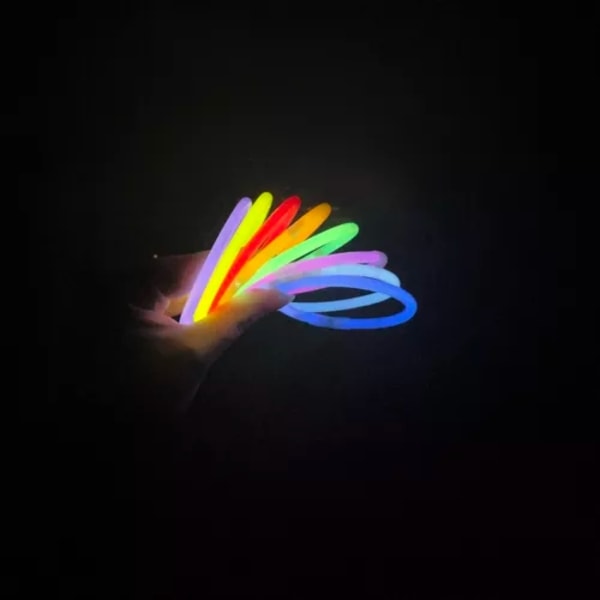 100 kpl - Itsevalaisevat Glowsticksit – Rannekkeet Multicolor