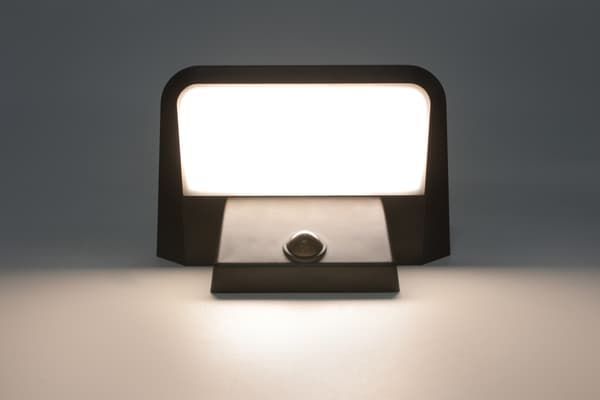 Vägglampa LED solcell