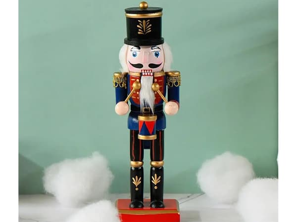 Nötknäppare trä - Dekorativ julfigur i klassisk stil