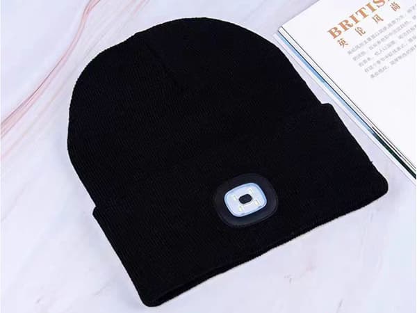 Vintermössa med LED - Svart USB, 3 ljuslägen