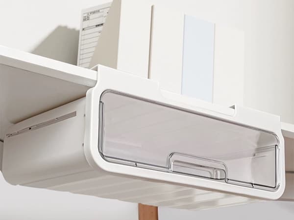 Utdragbar låda under skrivbord