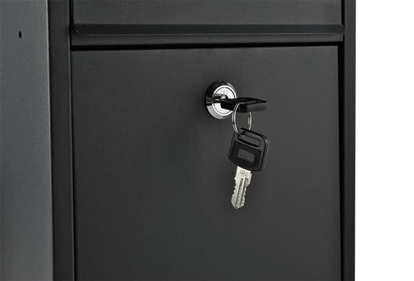 Postilaatikko Lukolla – Postilaatikko Black