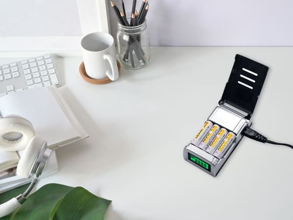 Batteriladdare AA/AAA - Automatisk snabbladdare