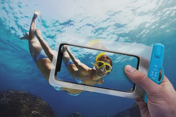 FIXED Float Vattentät Väska för Smartphones upp till 6.8" Blå