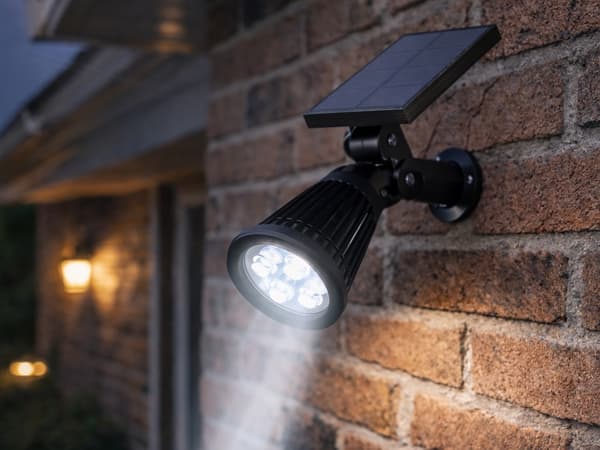 Solcellslampa 4 LED 3 lägen skymningssensor