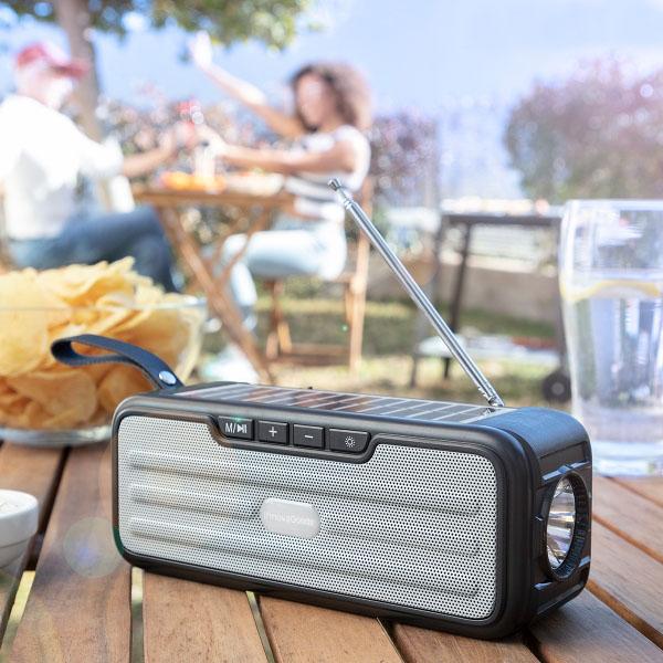Hätäradio aurinkokennoilla ja lampuilla - Bluetooth - Survival Radio Black Bluetooth (solcell) - Utan vevspak