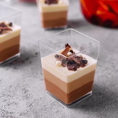 Firkantede plastbeger til mousse og dessert – 160 ml 100-Pack