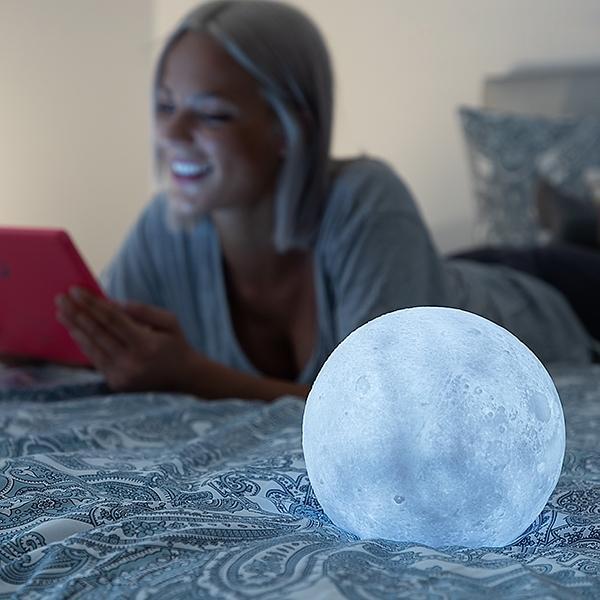 Lampe - Moon Lamp 15 cm / Natlampe - Månelampe - Justerbar farve Multicolor