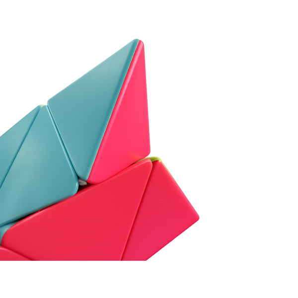Pyramid speedcube