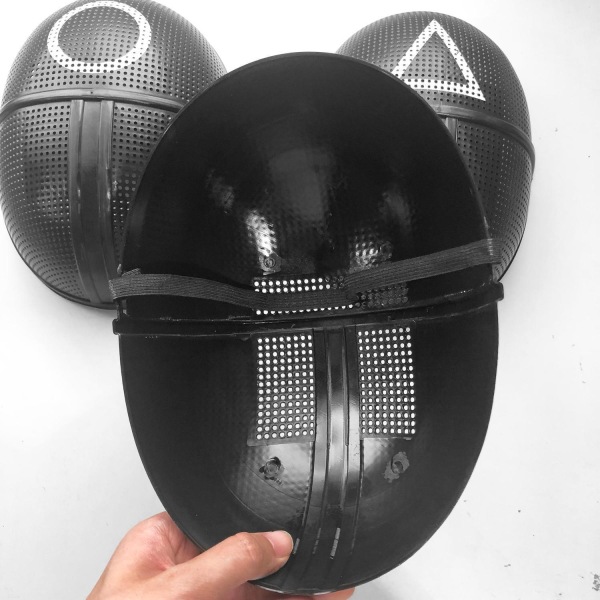 Squid Game Mask med Tillbehör / Ansiktsmask - Cosplay Black Circle