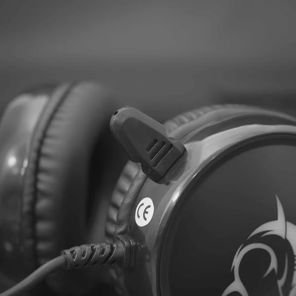 White Shark MARGAY On-Ear Gaming Headset Svart