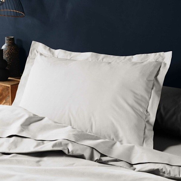 Tyynynpäällinen - 100% puuvillaa - Valkoinen - 50x70 cm - Pestävä - Kudonta 57 lankaa/cm2 Vit