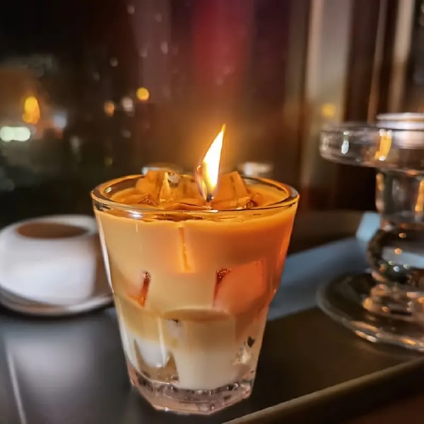 Doftljus i kaffekopp - kreativ presentask, rik doft, perfekt val för jul och helgdagar