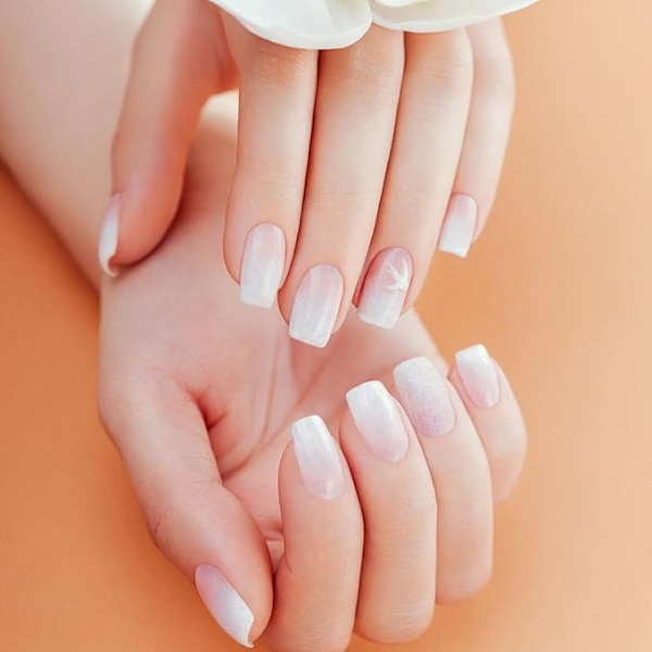 Mini Korta Nagelspetsar, 504st Lösnaglar Genomskinlig Mjuk Gel Full Täckning Falska Nagelspetsar Semi-Matt För-Etsade, 12 Storlekar (Kort Trapets)