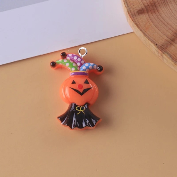 10 stk. Europæiske Halloween-charms i kawaii-stil med græskar, spøgelser, skeletter, katte, hængende pynt, indretning, DIY-øreringe, smykker, der gør C467 pumpkin joker