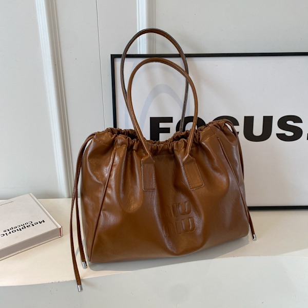 Casual Mjuk Yta Stor Kapacitet Väska Kvinnor 2024 Ny Mode Retro Axel Underarm Väska Utländsk Stil Tote Väskan Brown
