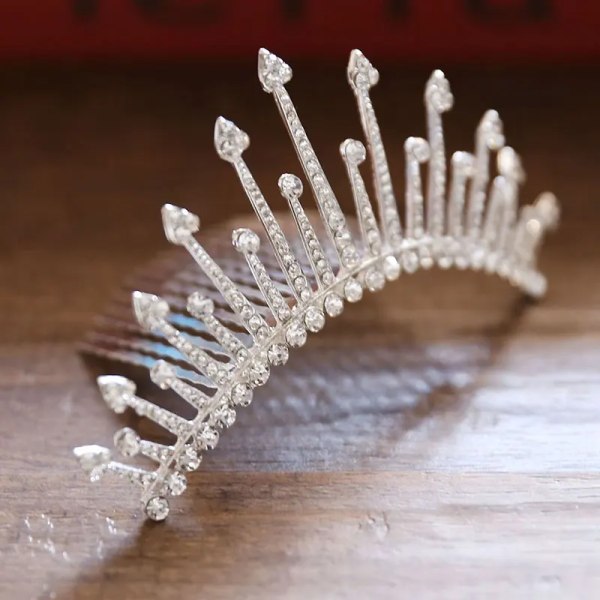 Barns Minikronor Hårkam Kristall Strass Pärla Hjärta Blomma Tiaror Kam Hårnål Bröllopsbröllop Prinsessan Kronhår Smycken Children comb crown