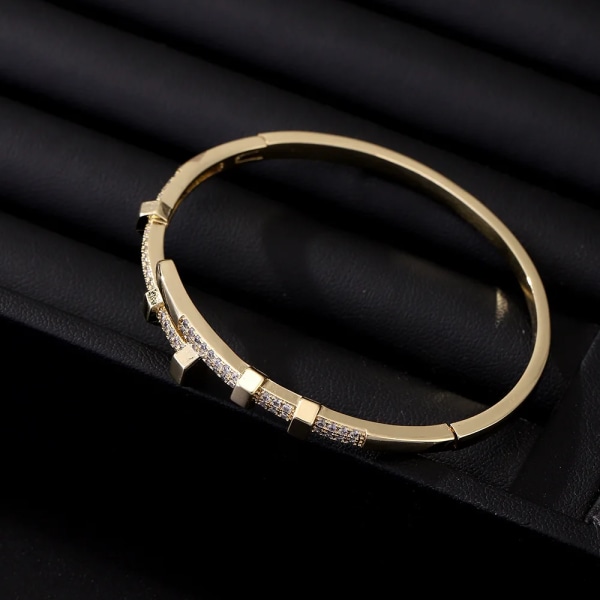 Nytt mångsidigt personligt färglöst diamantnaglarmband med avancerad design INSPIRERAT damarmband Smycken SL-23-YIN