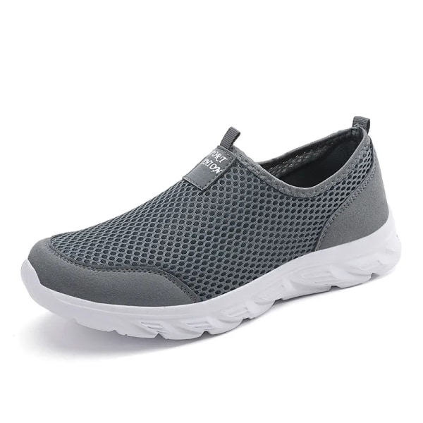 2023 Lättviktiga Män Casual Skor Andningsbart Slip På Man Casual Sneakers Anti-Slips Mens Lägenheter Utomhus Walking Sho Sho Storlek 39-47 GRAY 39