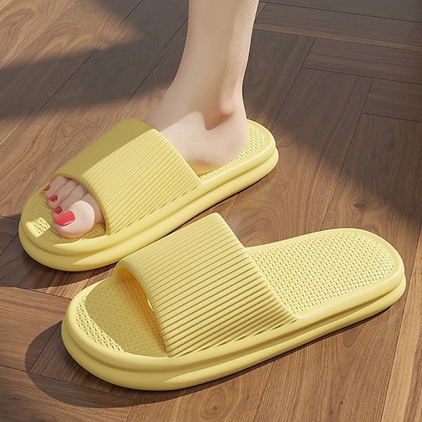 Cloud Tofflor För Män Flip Flops Strand Sandaler Badrum Icke-Slips Slides Män Kvinnor Tofflor Inomhus Skor Man Man Slippere A-Yellow 38-39