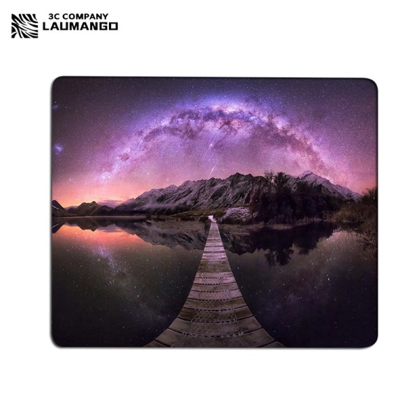 Galaxy Small Gaming Mouse Pad Skrivbordsmatta Gummimatta halkfri Anime Musmatta Datortillbehör Skrivbordsskydd Kawaii Cute Keyboard Pads XC012745 18x22cm