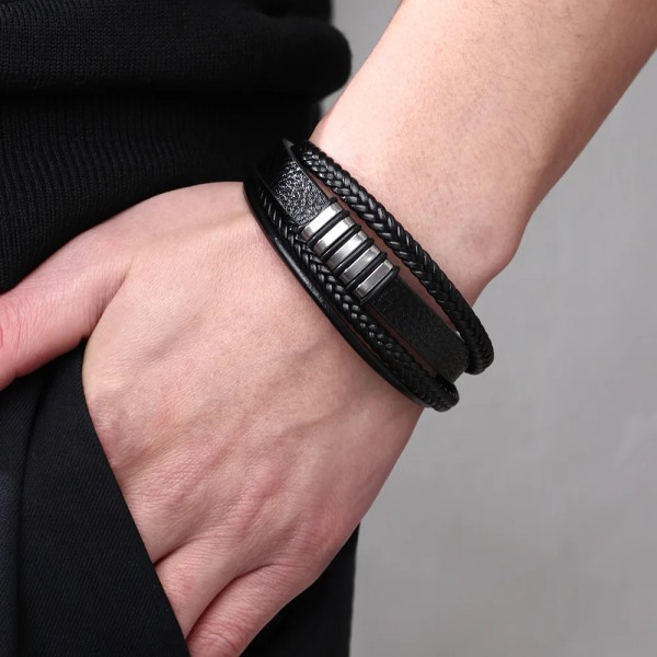 Moderiktigt armband, handgjort vävt kors för män, svart och vitt fotbollsläderarmband, armband med magnetiskt spänne i legering Pattern Black Gold 21cm