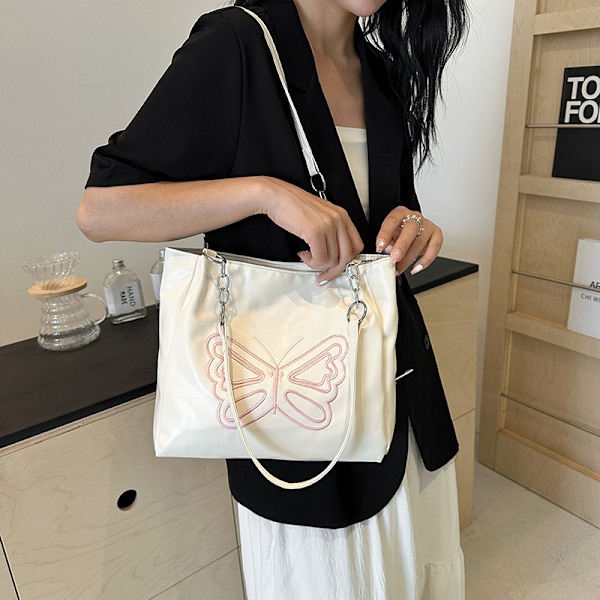 Stor Kapacitet Underarm Väska För Kvinnor Nya 2024 Mode Hand Väska Western Style Butterfly Klass Pendlare Tote Kvinna Black