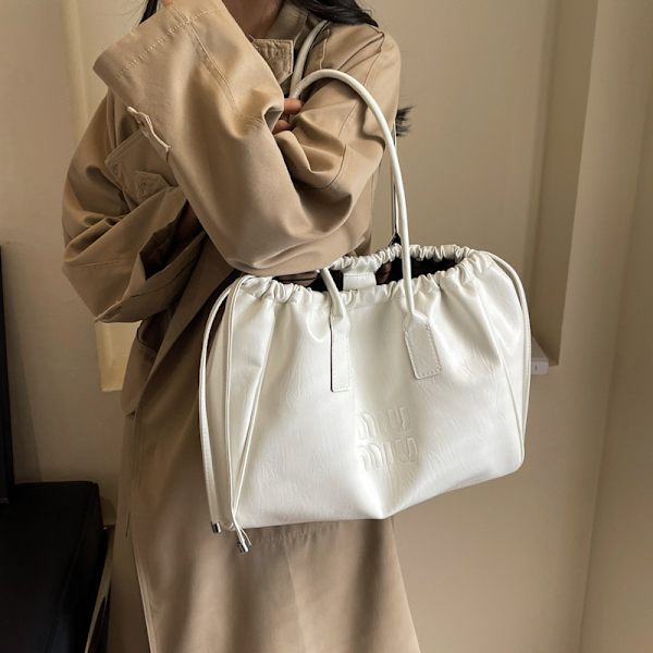 Casual Mjuk Yta Stor Kapacitet Väska Kvinnor 2024 Ny Mode Retro Axel Underarm Väska Utländsk Stil Tote Väskan Brown