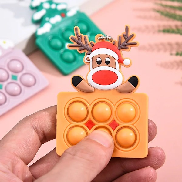 Julegaver Juletræ Snemand Julemand Strømbil Fingertip Magic Cube Nøglering Stempel Julefest Legetøj Barn 6pcs santa