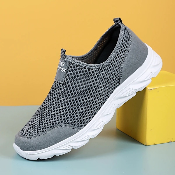 2023 Letvægts Mænd Casual Sko Åndbar Slip På Mænd Casual Sneakers Anti-Slips Mænds Lejligheder Udendørs Walking Sho Sho Størrelse 39-47 GRAY 46