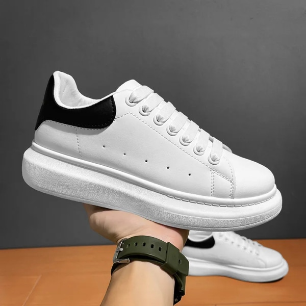 Män Platform Sneakers Höstmode Casual Skor utomhus Andas lätt Vita löparskor Dam Tennisskor Black and white 36