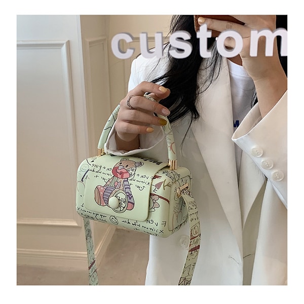 Tao Tao Taske Dame 2021 Ny Stil Crossbody Taske Pude Taske Japansk Og Koreansk Stil Trykt Tegneserie Mode Personlighed Generation Green Small Size