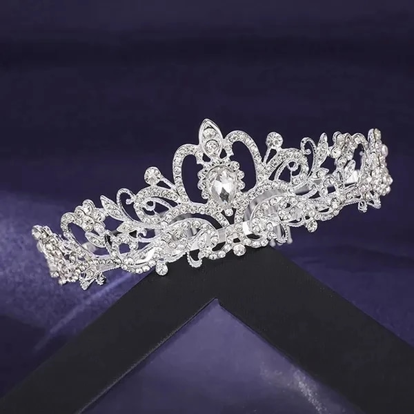 Ny Princess Crystal Tiaras Crowns Pannband för kvinnor Tjej Brudbal Strass Kronbröllopstillbehör Hårsmycken Style 4