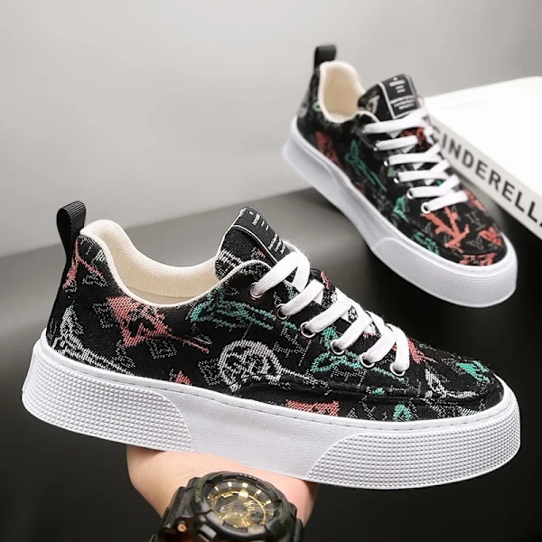 Män Vulkaniserade Skor 2024 Nya Sommaren Fashionable Casual Flexibla Utomhus Andningsbart Canvas Platt Tjocka Lösa Sneakers black 43