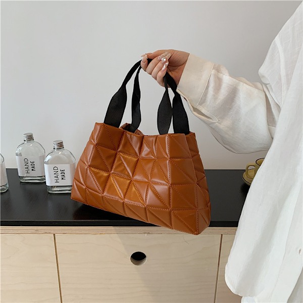 Western Style Stor Väska För Kvinnor 2024 Sommar Ny Mode Diamant Mönster Väska Tote Väska Handväska Broderi Tråd Niche Commuter Brown