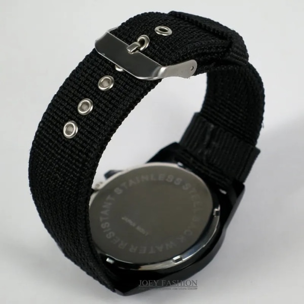 2023 Klockor Herr Topp Lyx Casual Militär Kvarts Sportarmbandsur Mjuk Nylon Band Man Watch Relogio masculino Black