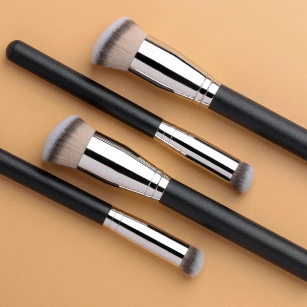 KISMIS Ny professionell multifunktionell kvinnlig flytande foundationborste för platt ansikte Makeup Brush Concealer Brush 1 PC Large