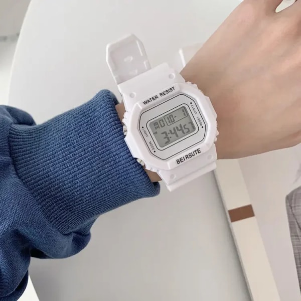 Lyx watch Date Sportklocka Multifunktionell elektronisk watch Damtopp 2021 Fashion Student Luminous Watch red