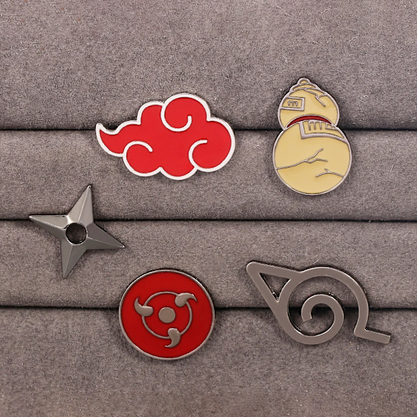 Naruto Akatsuki Brosch Pin Konoha Village Ninja Uzumaki Uchiha Sharingan Shuriken Dart Röd Molnbrick Anime Cosplay Prop. S Antique Bronze Plated