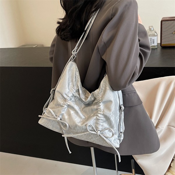 This Year's Popular Bow Bag Women's 2024 New Versatile Simple Backpack High Sense Special-Interest Shoulder Bag Silver