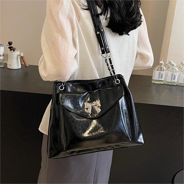 Koreansk stil Fashion Trendy taske til kvinder 2024 sommer ny alsidig enkel skuldertaske stor kapacitet pendler Tote Black