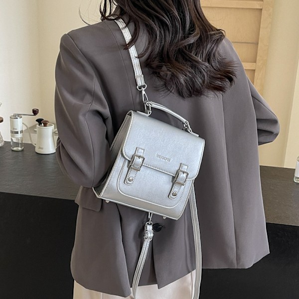 High-End Fashion Design Backpack Female 2024 Summer New All-Match Trendy Class Commuter Portable Backpack Silver