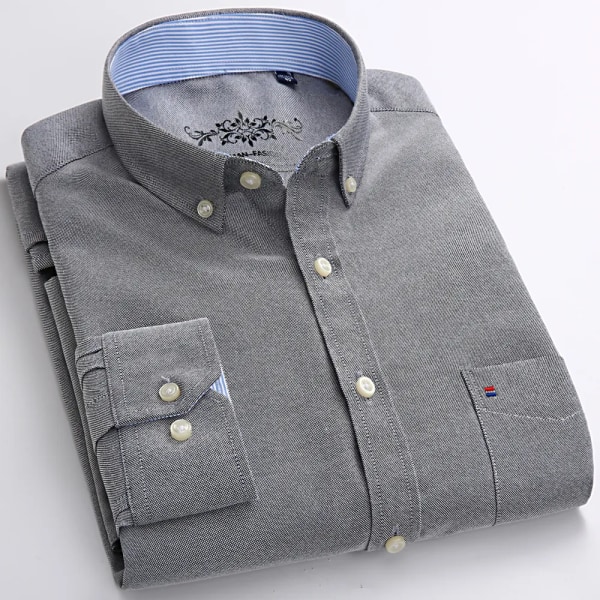 Herrmode långärmad massiv Oxford-skjorta Single Patch Ficka Enkel design Casual Standard-fit Button-down krage skjortor 1006-18 44