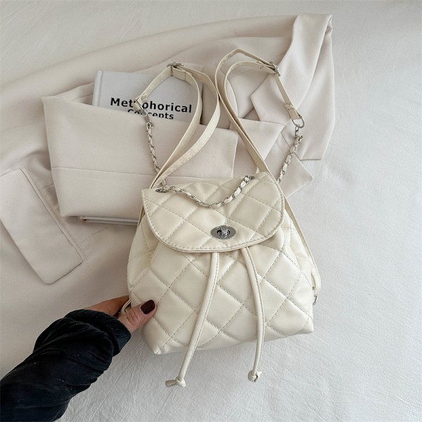 Korean Style Casual Rhombic Chain Bärbar Liten Ryggsäck 2024 Våren Och Sommaren Nya Stilfullhet Axel Crossbody Bag Ryggsäck Tren Dy White