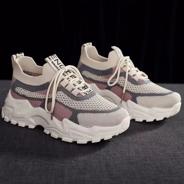 2024 Nya Fluga Vävda Mesh Casual Andlig Sneakers Koreanska Stil Tjock-Soled Daddy Skor Mesh Röda Skor Ljus Löpning Skor A 40