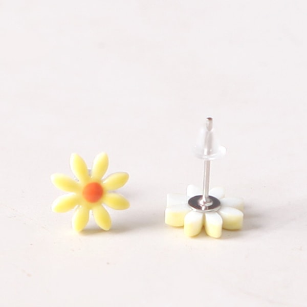 Grön Sång Små Daisy Ceramic Små Fräsch Daisy Örhängen Japanska Koreanska Temperament Kvinnors Örhängen Kreativ Handmade E Trinketter White