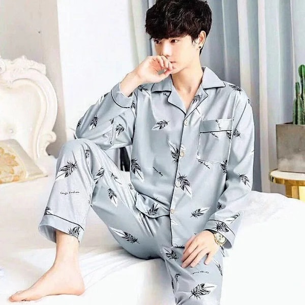 2022 Nya Mäns Vår Höst Lång Ärm Pyjamas Set Cardigan Koreansk Stil Tunn Hemwear Byxor Kostym Small checkered letters XXXL